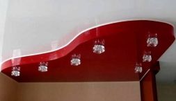 Фото: Натяжной потолок двухуровневый бело-красный
