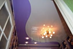 Фото: Натяжной потолок криволинейная спайка бело-фиолетовый №2