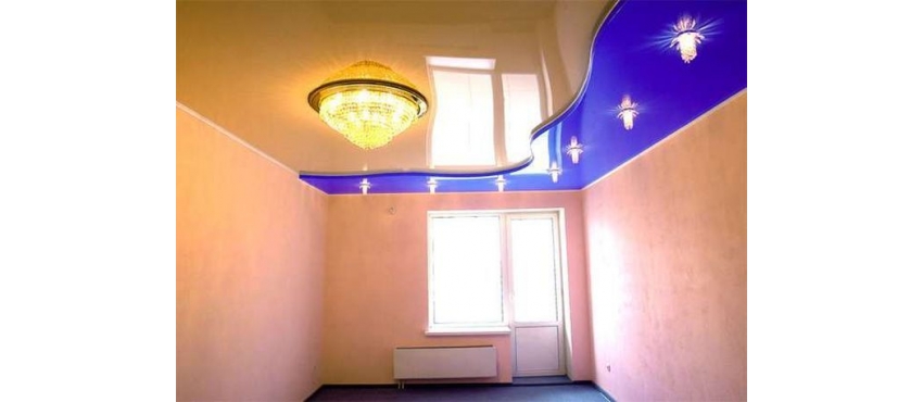 Фото: Двухуровневый натяжной потолок бежево-синий