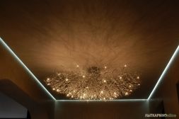 Фото: Натяжной потолок парящий коричневый